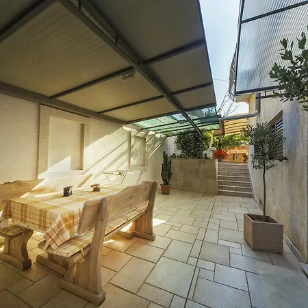 Apartment Jurisevic *